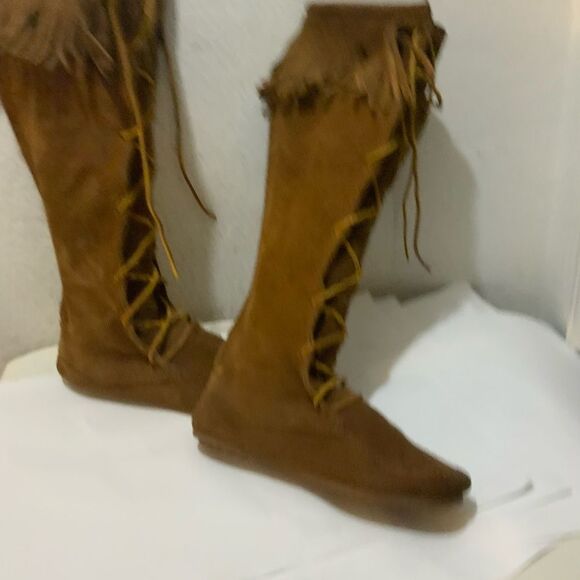 Vintage Ladies size 6 Suede Fringe Minnetonka Tall Lace Up Moccasins Knee Boots - Picture 4 of 9